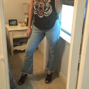 Lightwash Frayed-hem Flared Jeans